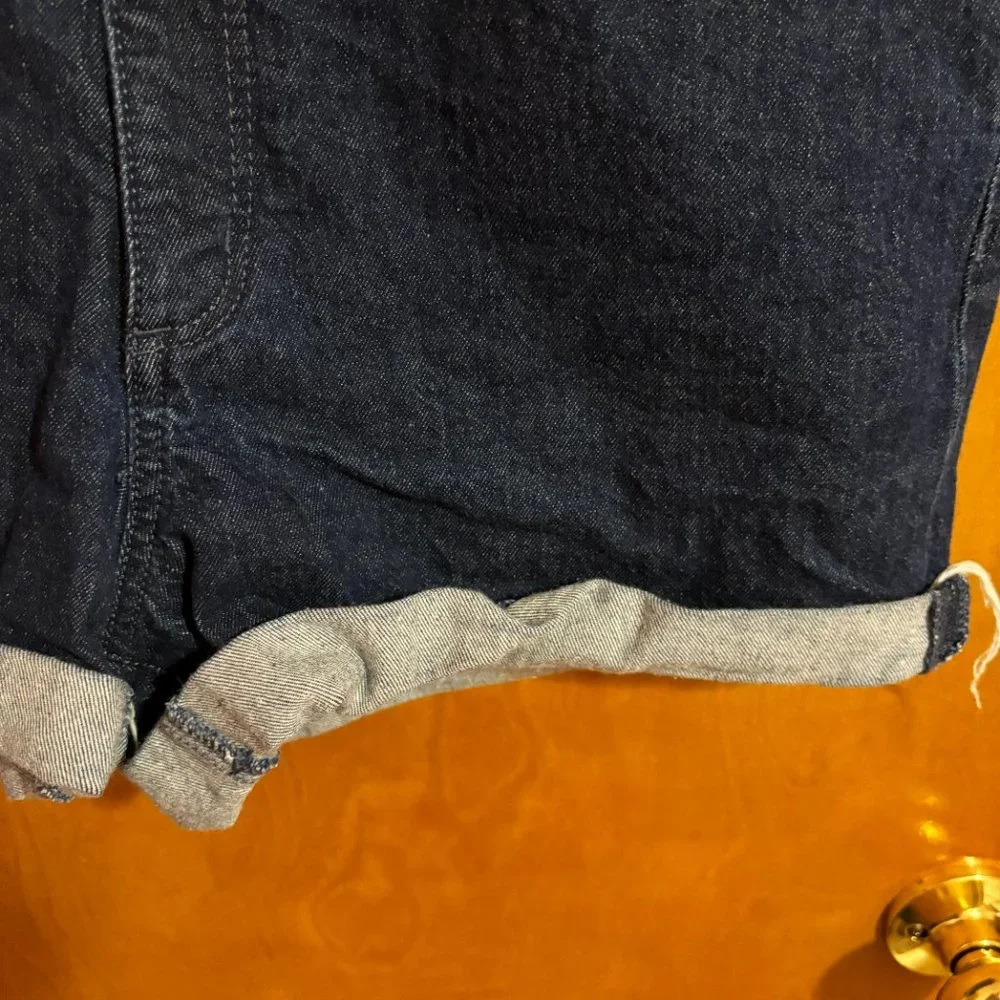 Universal Thread Vintage midi Shorts Size 10/30R Distressed Dark‎ Denim